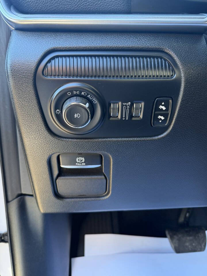 Used 2024 Jeep Wagoneer L Series II w/ Convenience Group I image 18