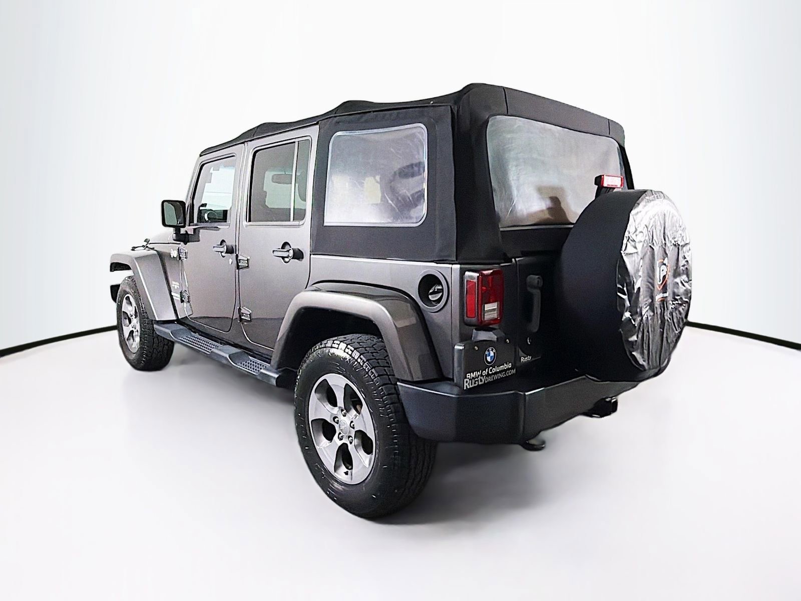 Used 2017 Jeep Wrangler Unlimited Sahara w/ Connectivity Group image 5