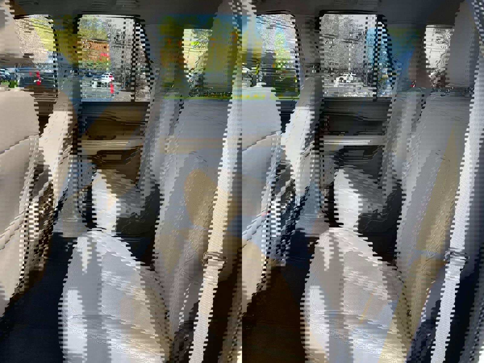 Used 2023 Ford Expedition Limited image 15