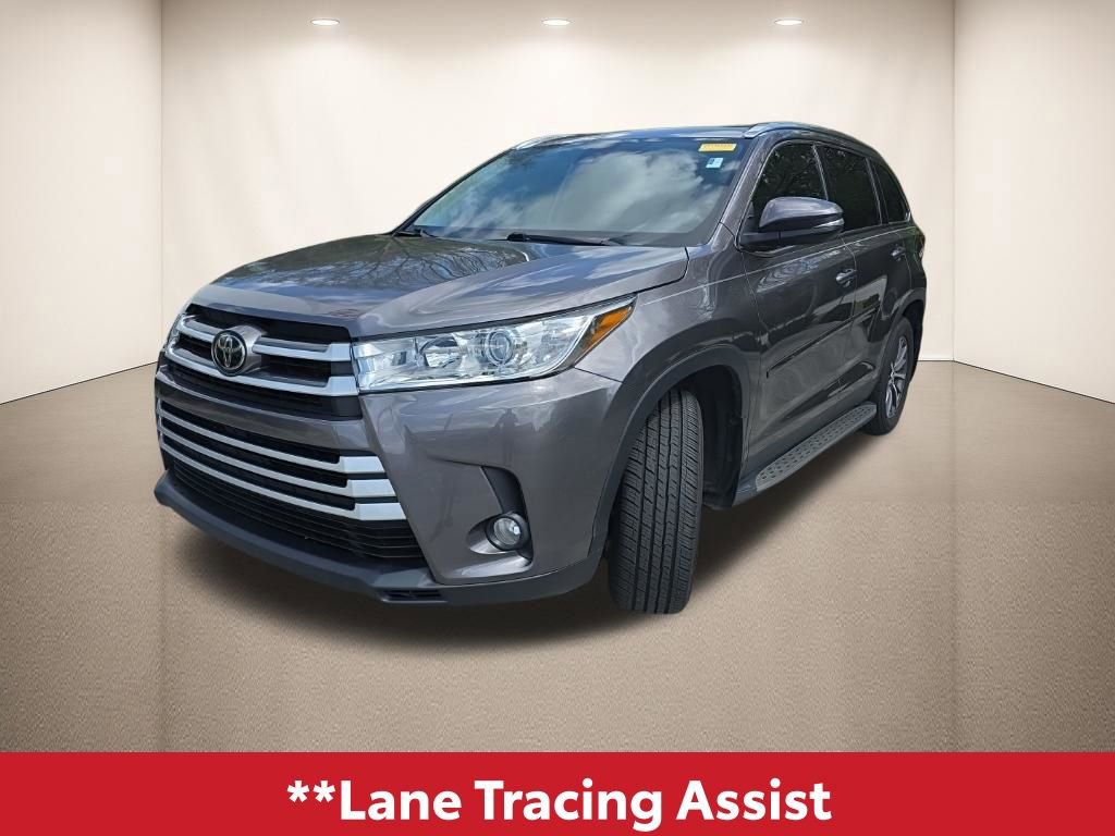 Used 2019 Toyota Highlander XLE image 11
