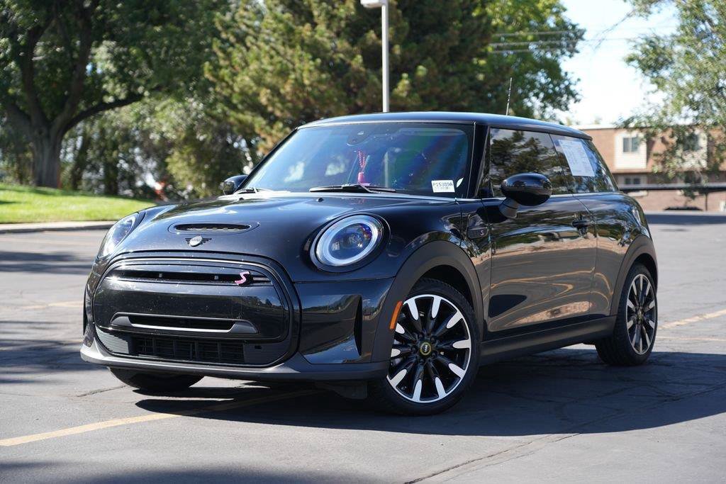 Used 2024 MINI Cooper SE FWD image 1