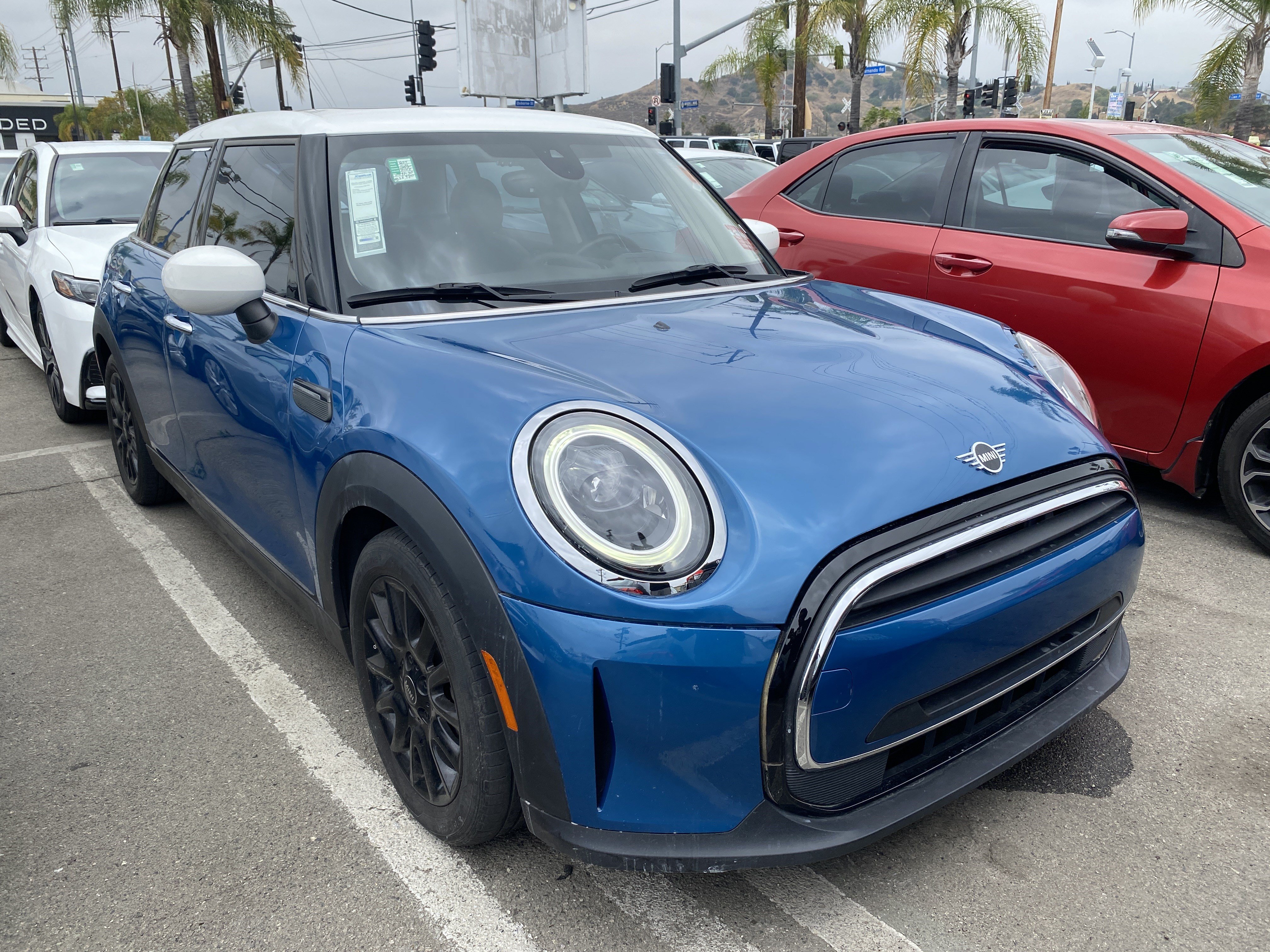 Used 2024 MINI Cooper 4-Door Hardtop FWD image 7