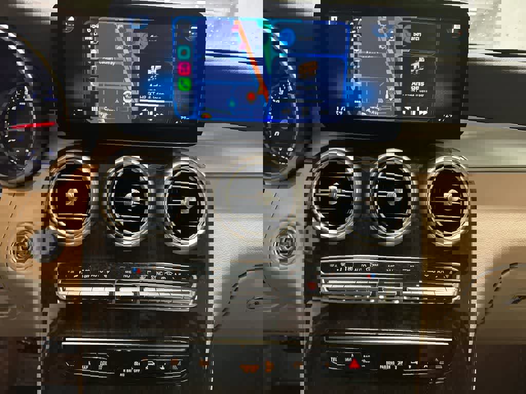 Used 2021 Mercedes-Benz GLC 300 4MATIC image 28