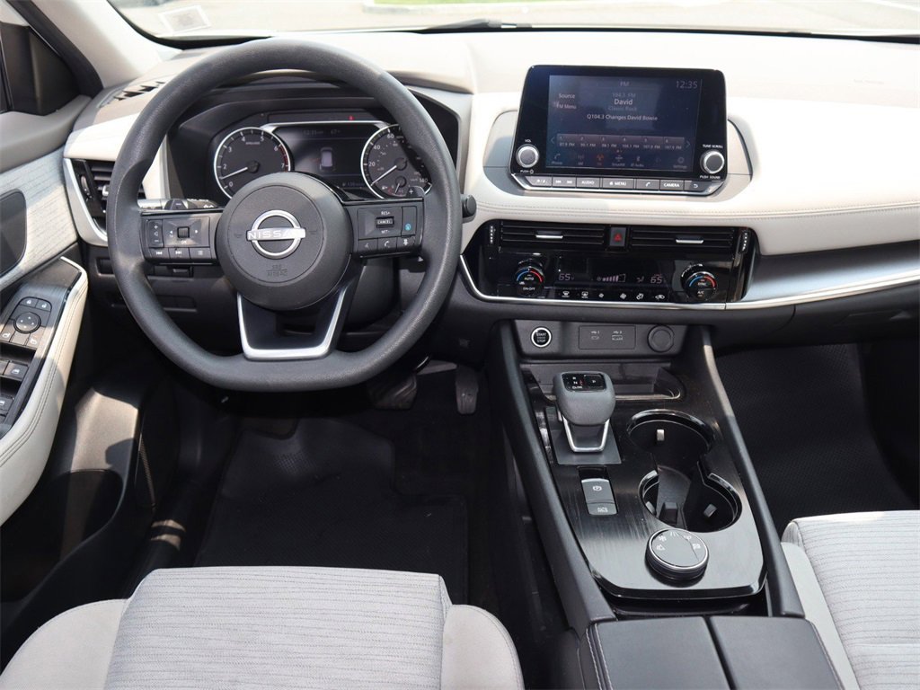 Certified 2022 Nissan Rogue SV image 18