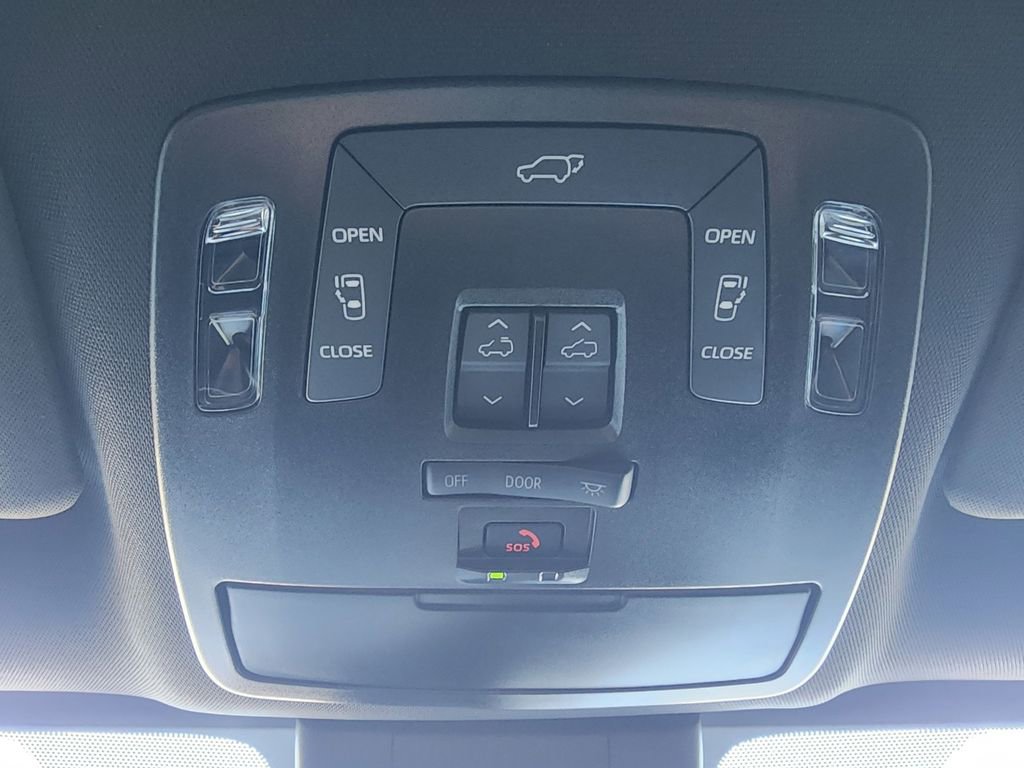 New 2025 Toyota Sienna XLE Woodland Edition image 24