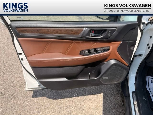 Used 2018 Subaru Outback 3.6R Touring w/ Popular Package #3 AWD/4WD image 6