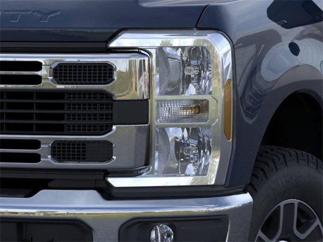 New 2025 Ford F250 XLT w/ FX4 Off-Road Package image 18