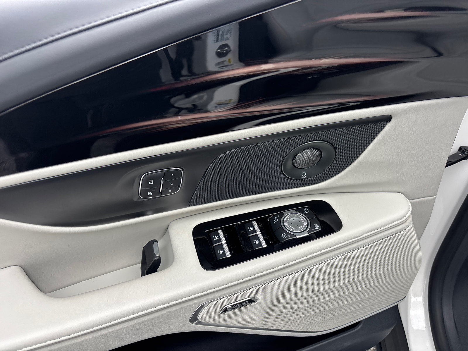New 2026 Lincoln Nautilus Premier w/ Equipment Group 102A AWD/4WD image 12