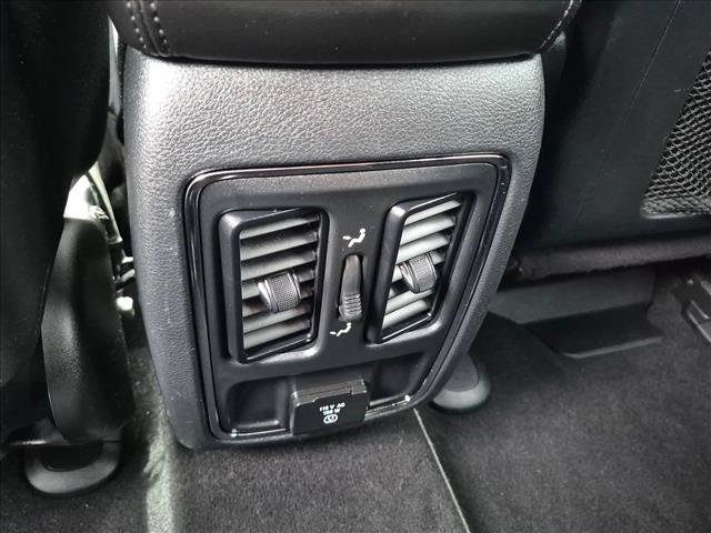 Used 2019 Jeep Grand Cherokee Altitude AWD/4WD image 22