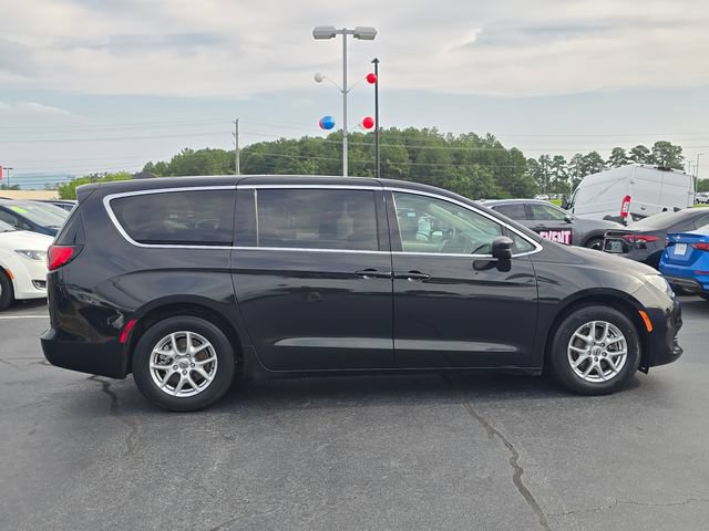 Used 2023 Chrysler Voyager LX FWD image 2