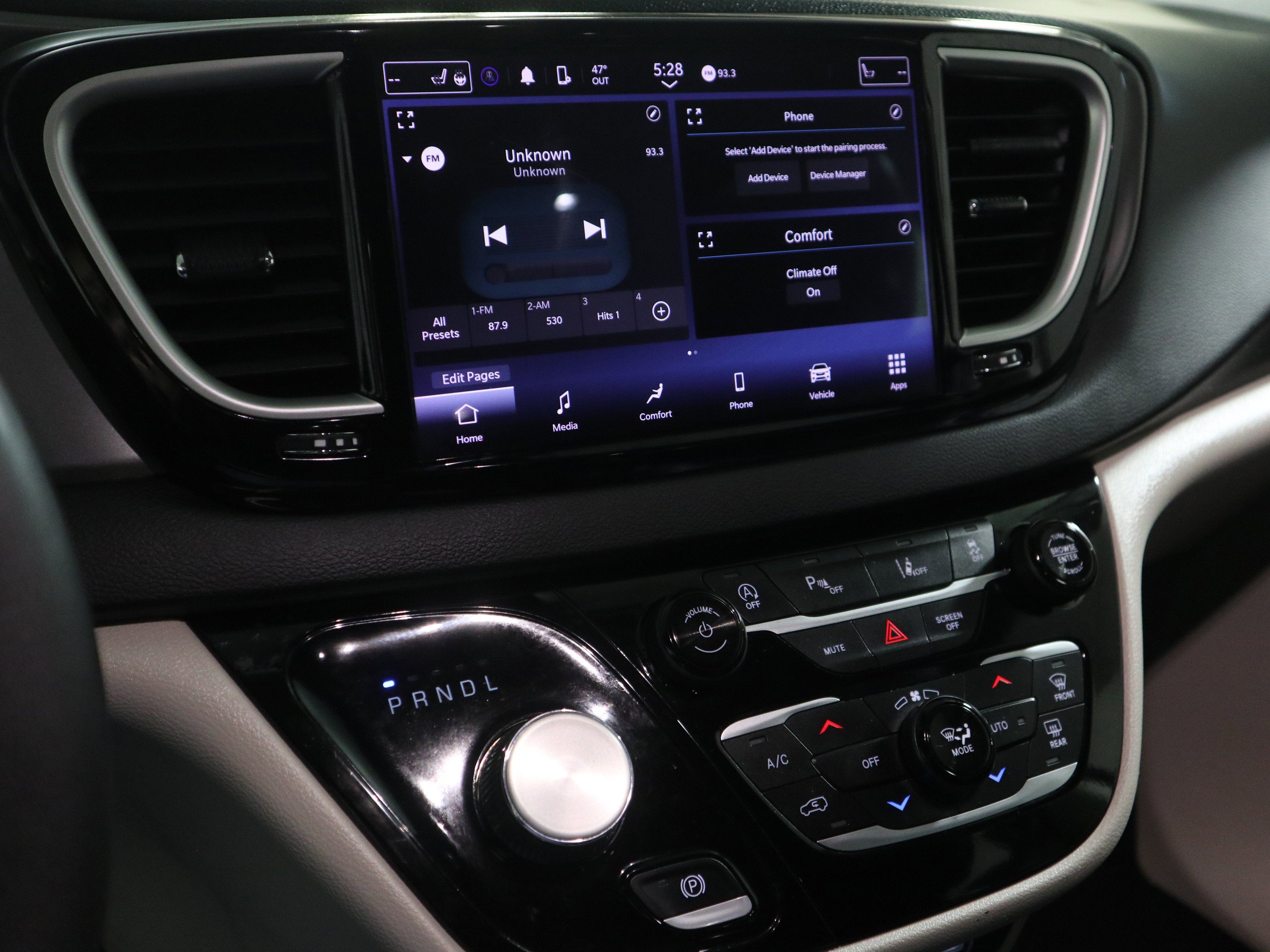 Used 2024 Chrysler Pacifica Touring-L image 24