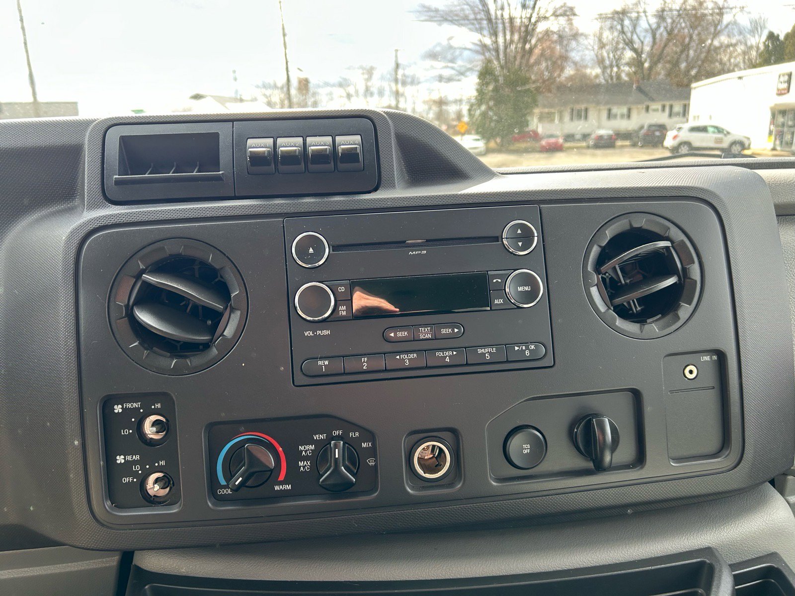 Used 2011 Ford E-350 and Econoline 350 XLT RWD image 10