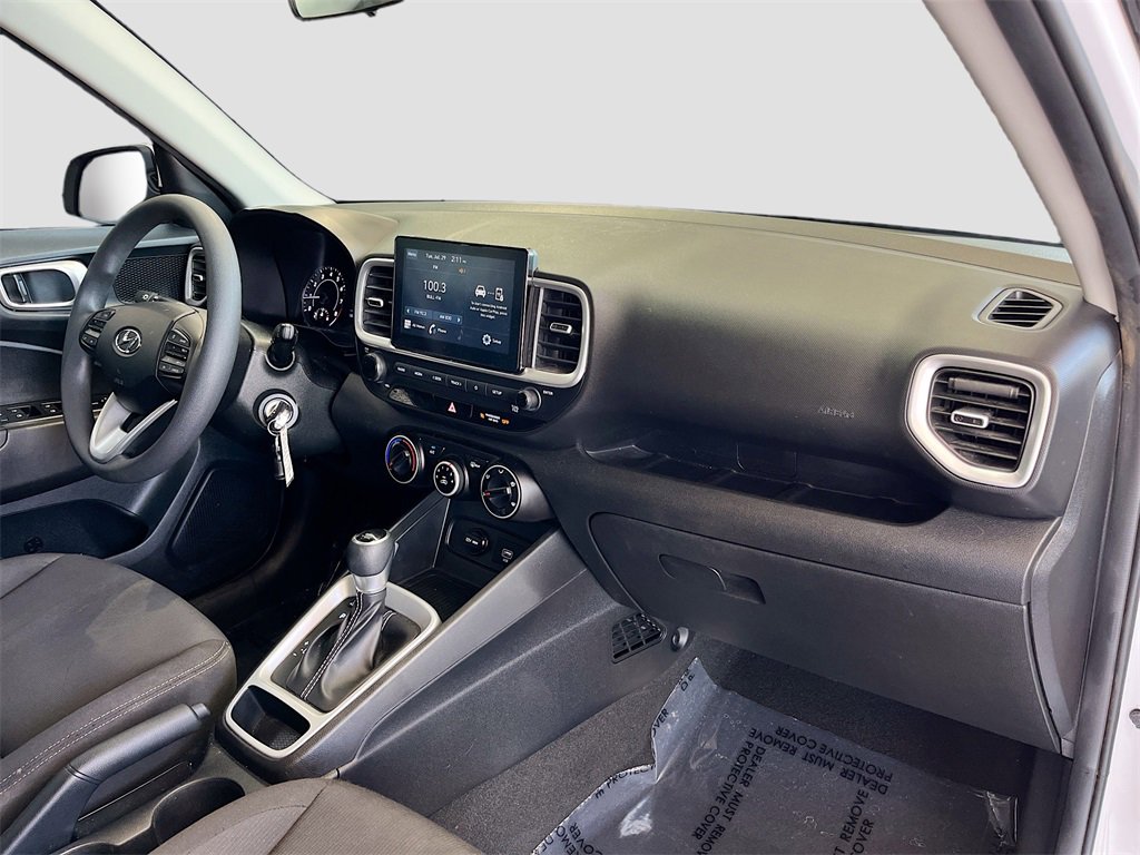 Used 2021 Hyundai Venue SE image 26