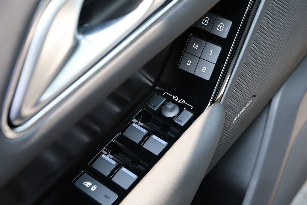 New 2026 Land Rover Range Rover Velar Belgravia AWD/4WD image 17