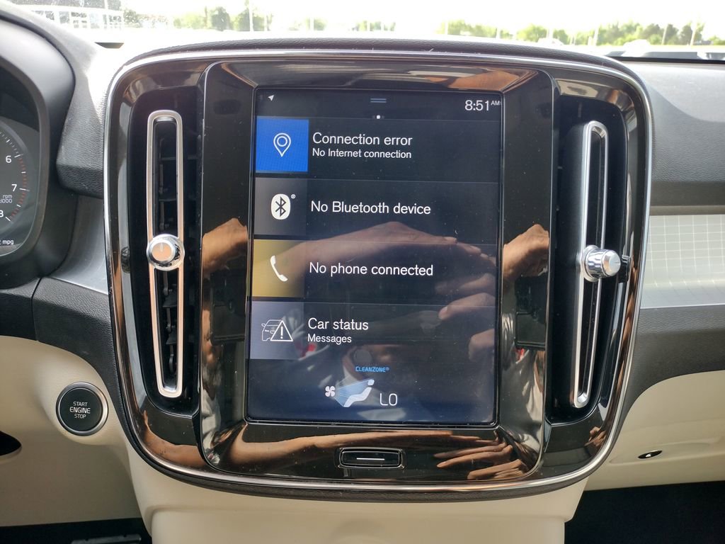 Used 2020 Volvo XC40 T4 Momentum FWD image 27