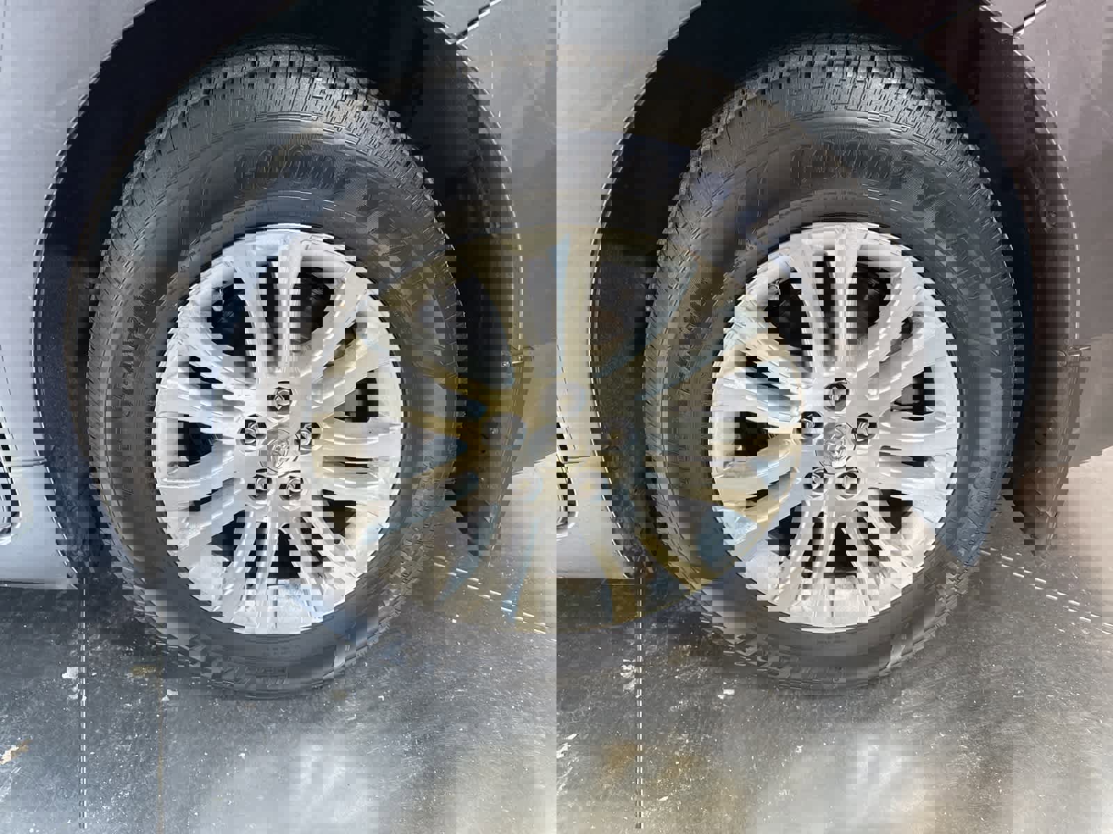 Used 2014 Toyota Sienna XLE image 6