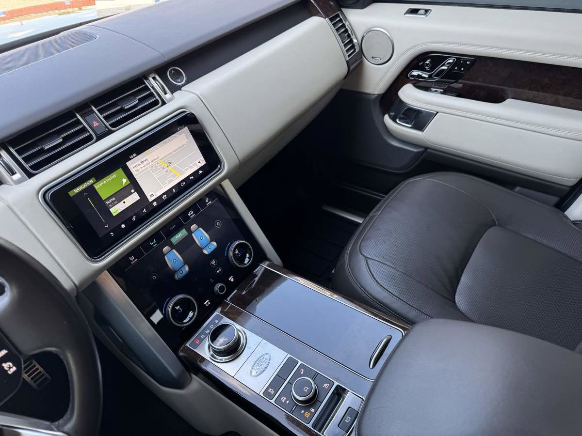 Used 2021 Land Rover Range Rover P525 Westminster Edition LWB image 16