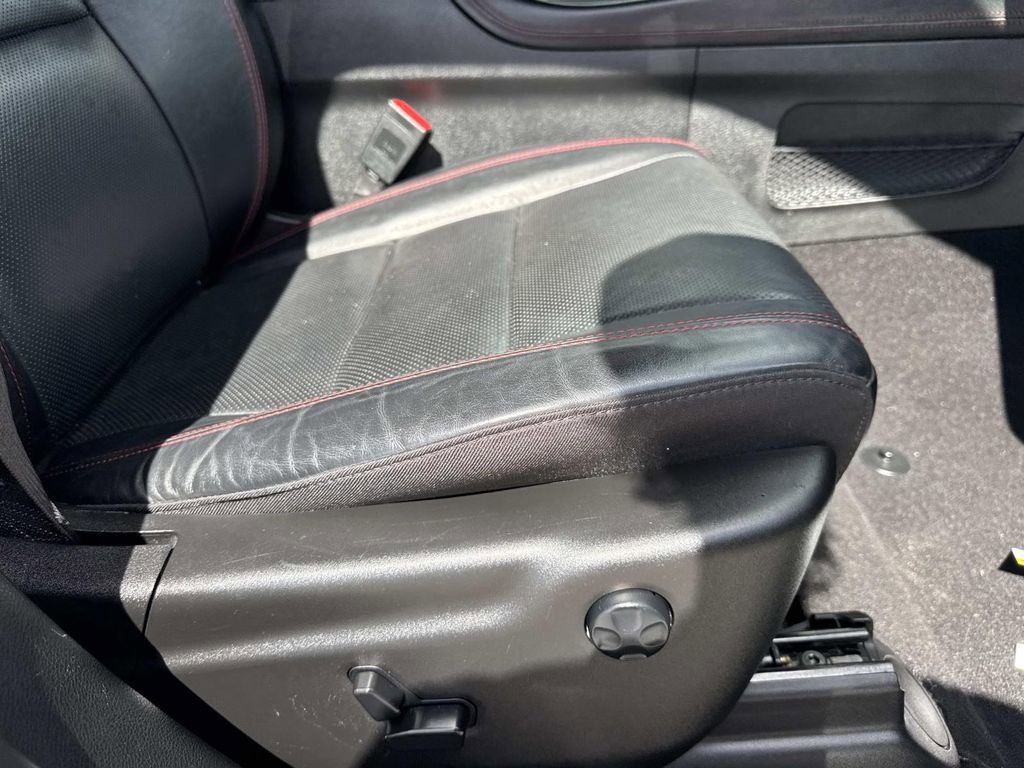 Used 2023 Dodge Durango GT image 12
