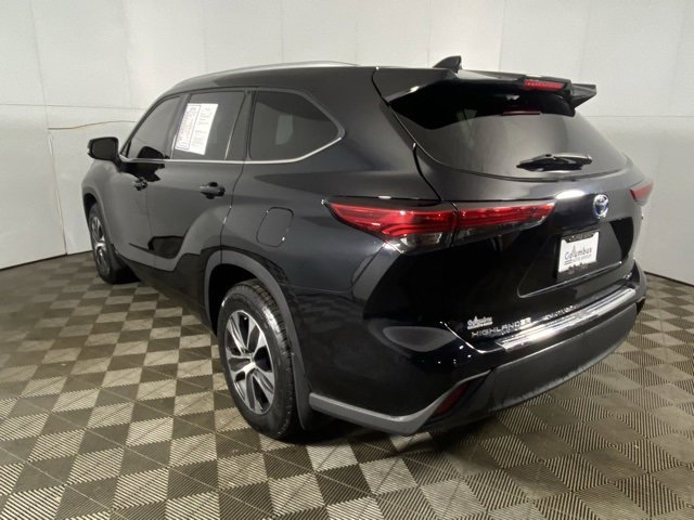 Used 2022 Toyota Highlander XLE image 7