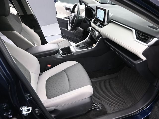 Certified 2025 Toyota RAV4 XLE w/ Convenience Package image 31
