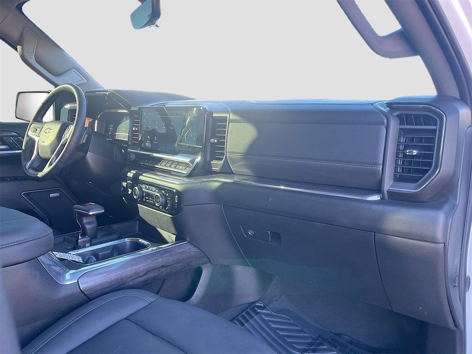 Used 2024 Chevrolet Silverado 1500 LTZ w/ Technology Package image 31