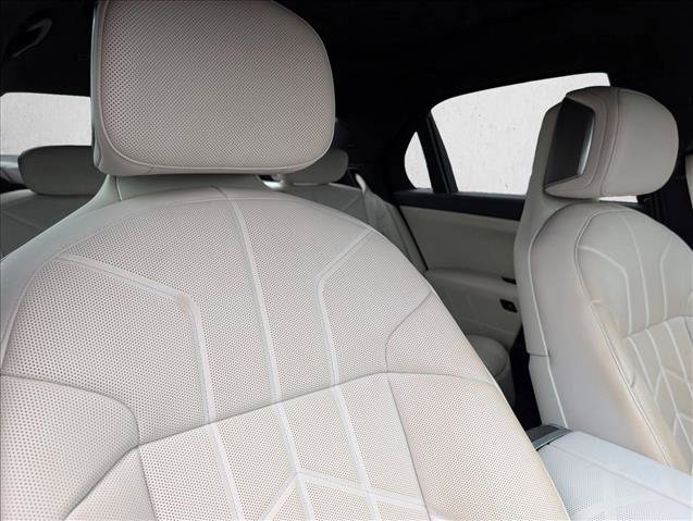 Certified 2023 BMW 740i w/ Parking Assistance Package RWD image 19