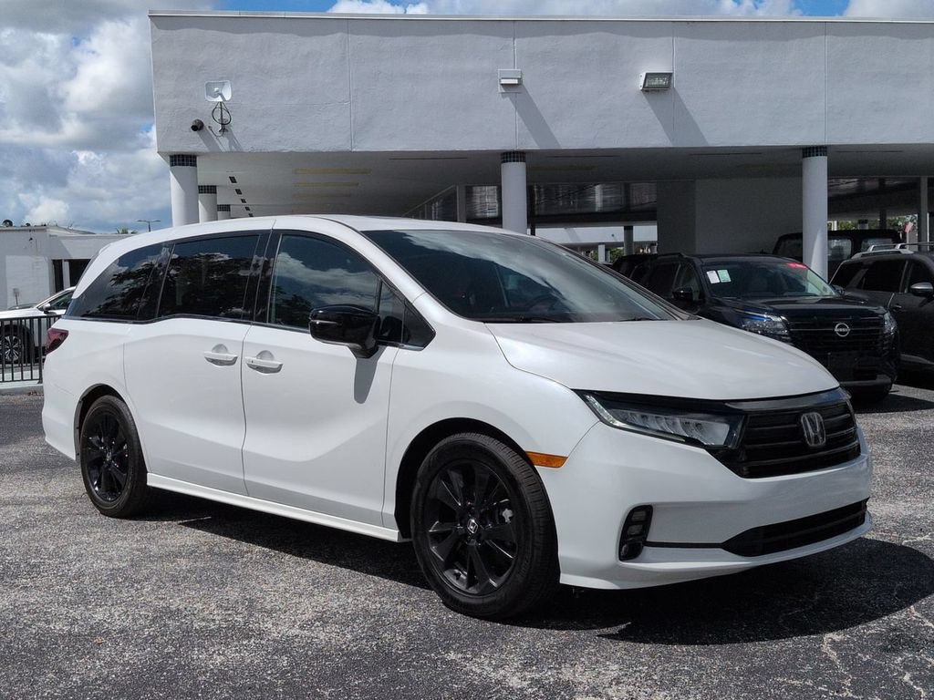 Used 2023 Honda Odyssey Sport image 2