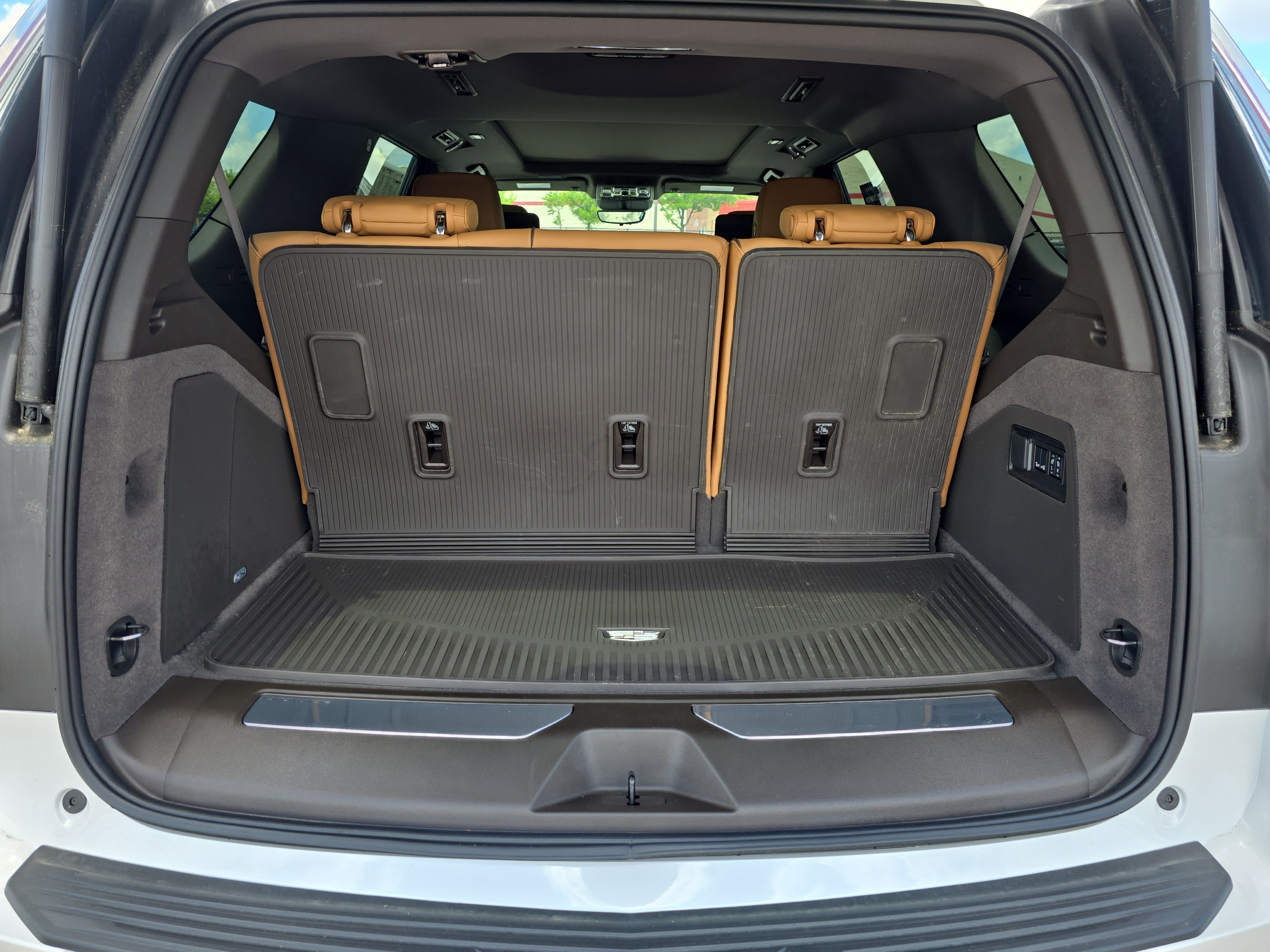 New 2025 Cadillac Escalade Premium Luxury w/ Touring Package AWD/4WD image 16