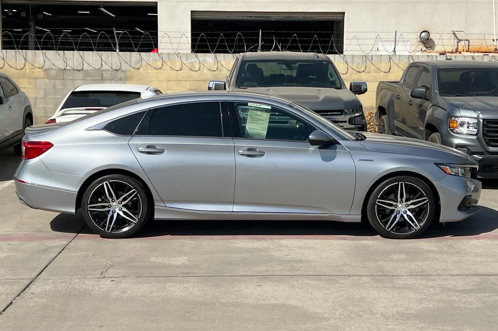 Used 2022 Honda Accord Touring image 9