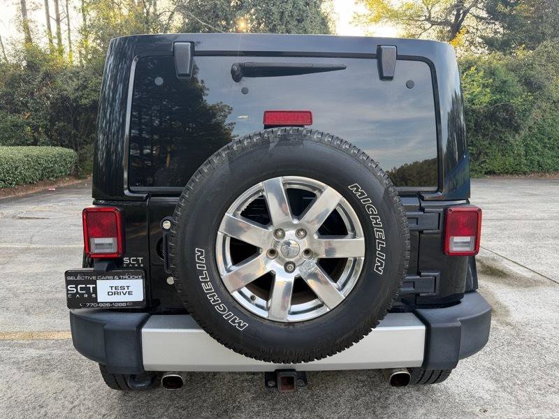 Used 2013 Jeep Wrangler Unlimited Sahara w/ Dual Top Group AWD/4WD image 7