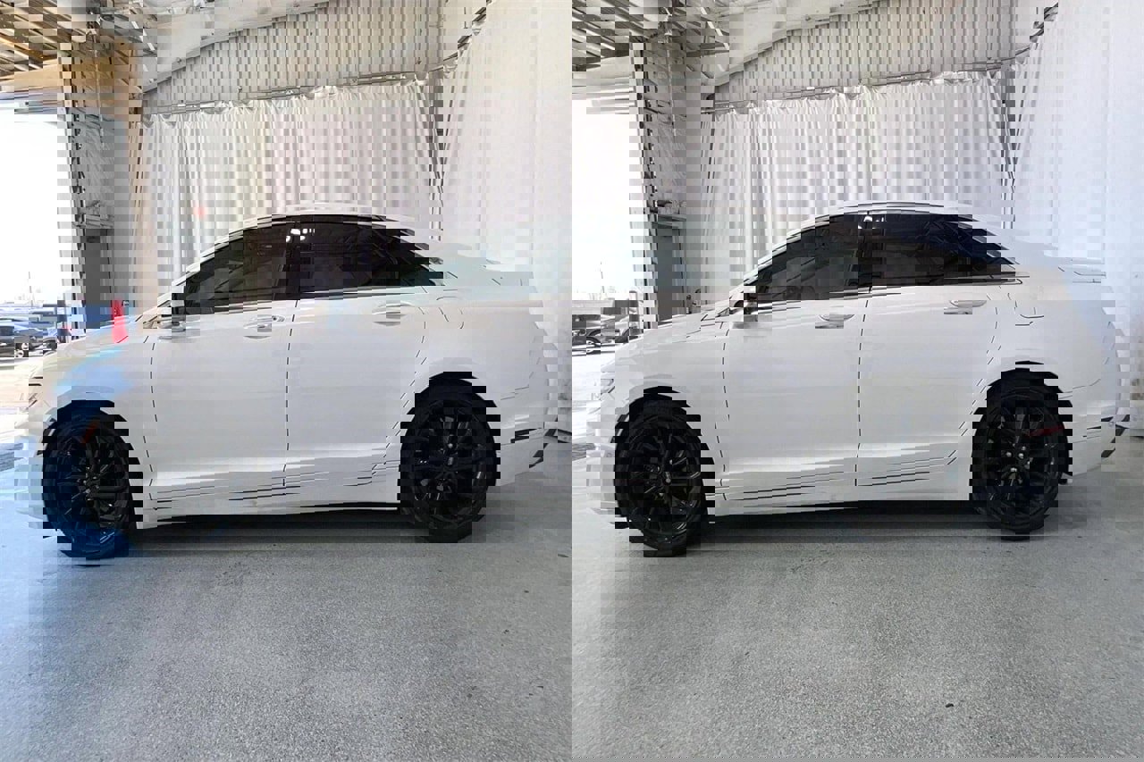 Used 2020 Lincoln MKZ Reserve w/ Monochromatic Package image 26