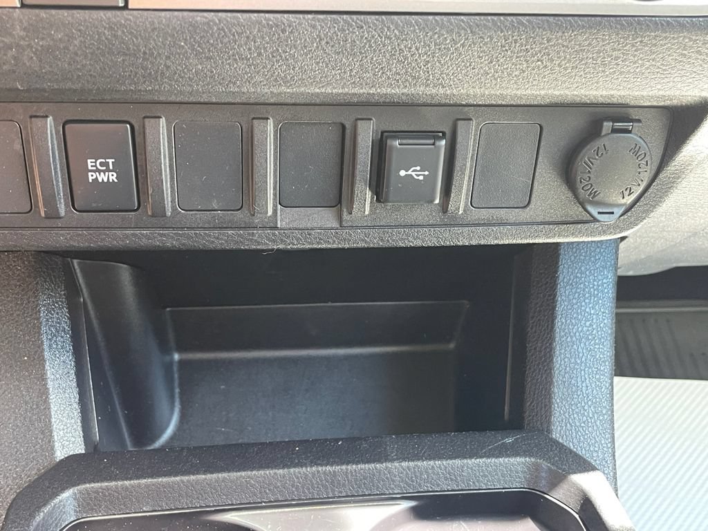 Used 2023 Toyota Tacoma SR AWD/4WD image 29