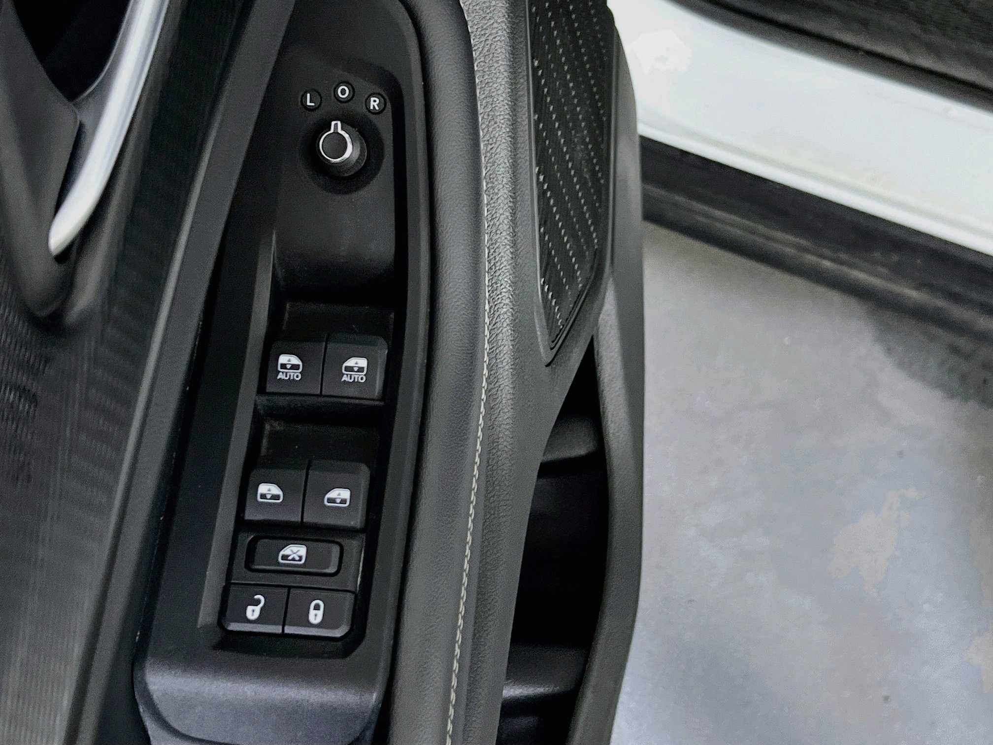 Used 2023 Jeep Grand Cherokee L Laredo AWD/4WD image 17