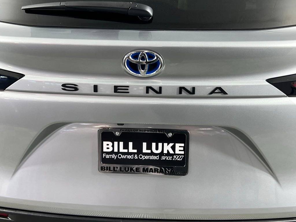 Used 2025 Toyota Sienna XLE image 14