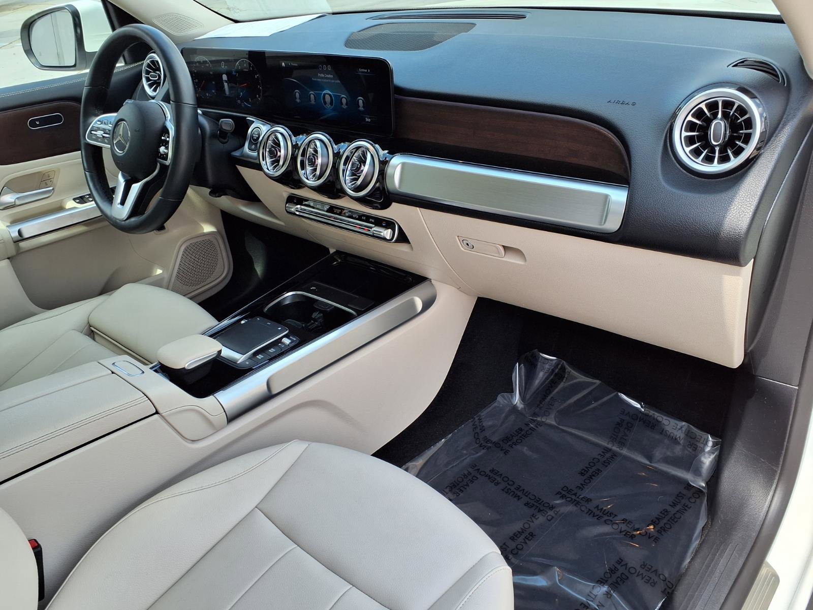 Used 2022 Mercedes-Benz GLB 250 4MATIC image 8