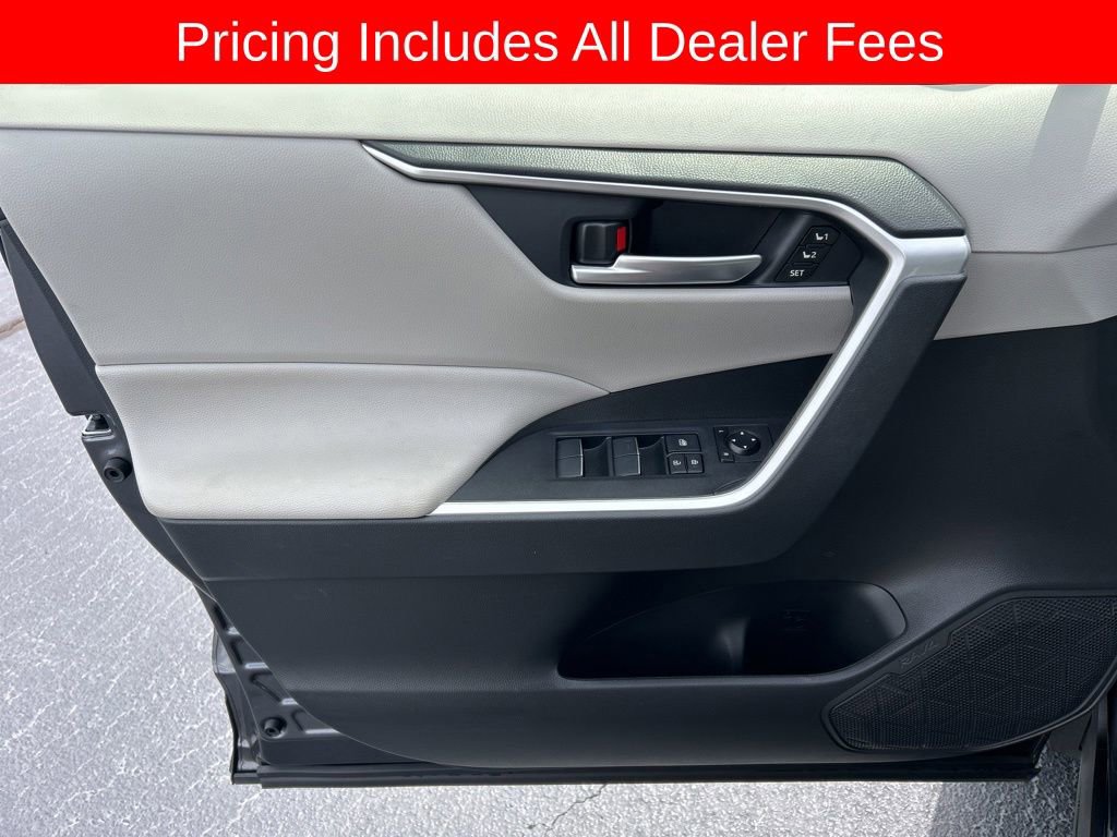 Used 2020 Toyota RAV4 XLE Premium AWD/4WD image 3