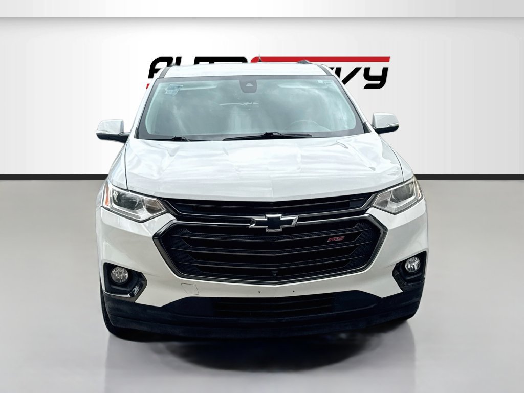Used 2021 Chevrolet Traverse RS FWD image 2