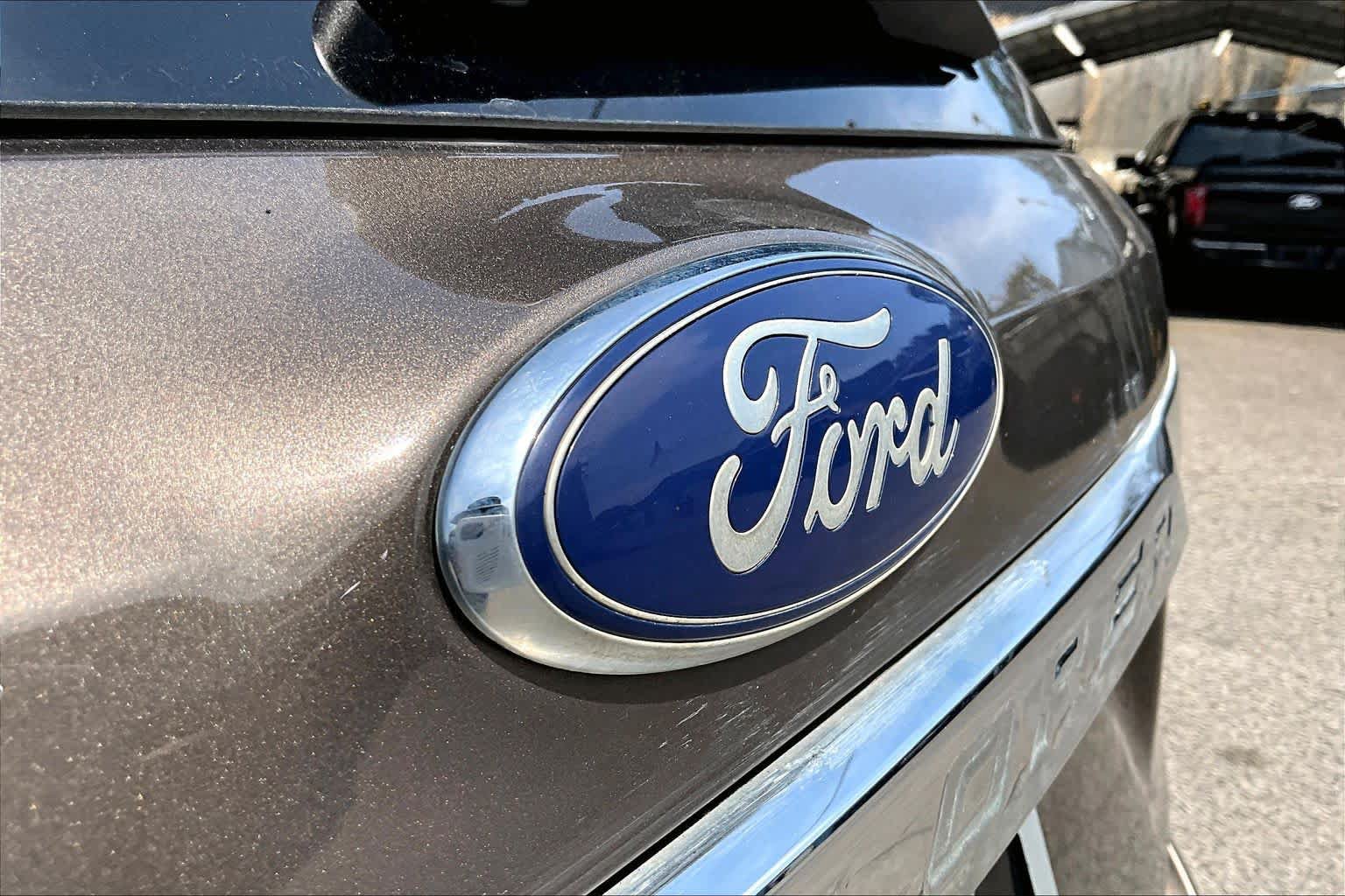 Used 2016 Ford Explorer XLT w/ Class II Trailer Tow Package FWD image 31