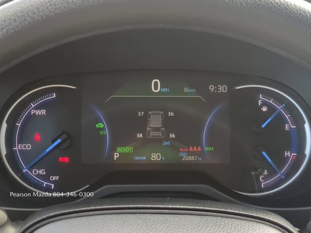 Used 2025 Toyota RAV4 XLE AWD/4WD image 25