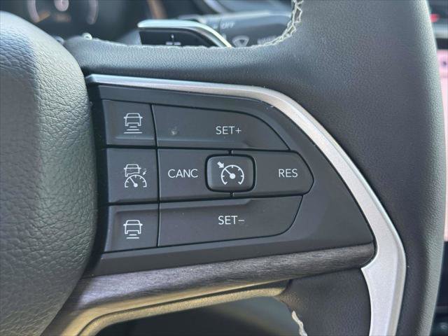 Certified 2023 Jeep Grand Cherokee L Limited AWD/4WD image 17