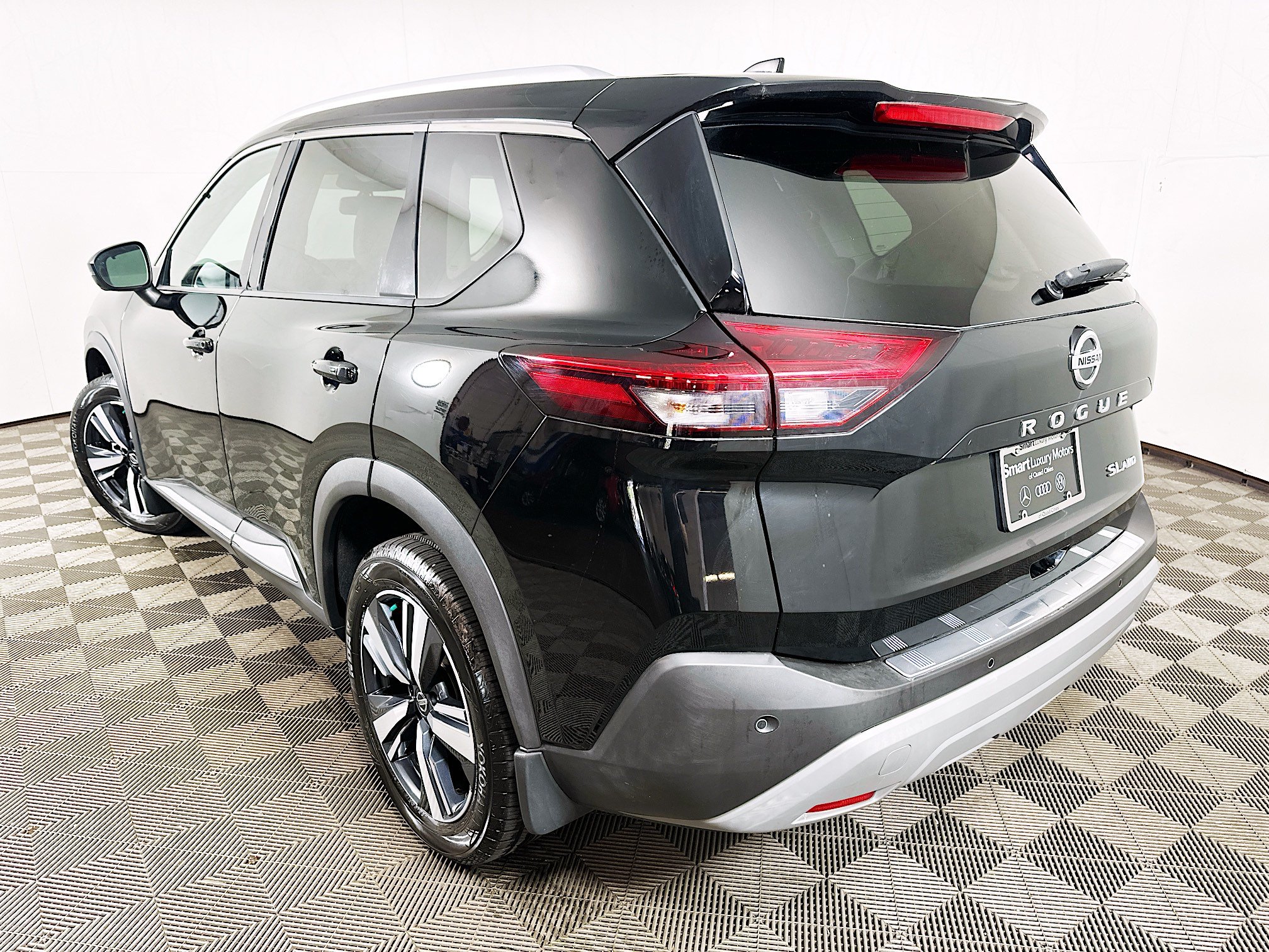 Used 2021 Nissan Rogue SL w/ Premium Package AWD/4WD image 5