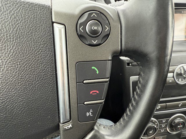 Used 2015 Land Rover LR2 image 25