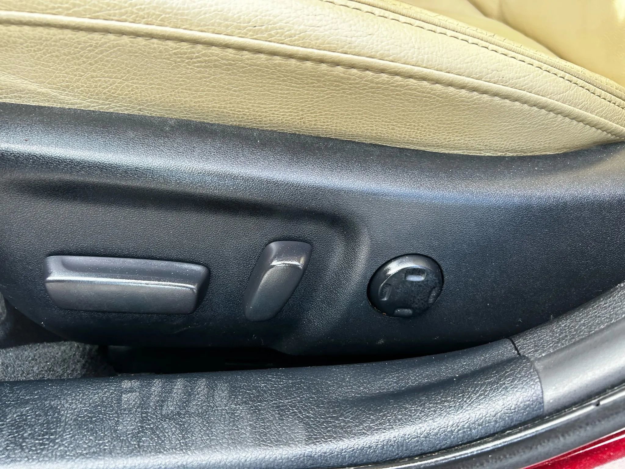 Used 2018 Toyota Avalon XLE Premium image 26