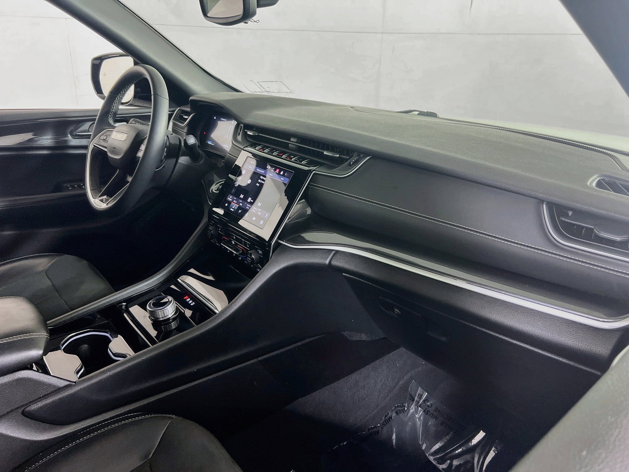 Used 2023 Jeep Grand Cherokee Altitude image 27