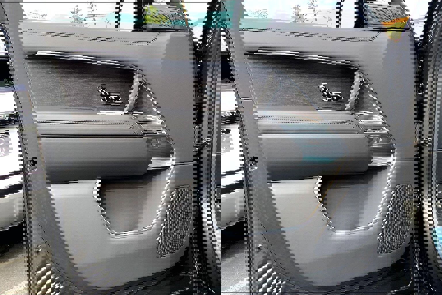 New 2026 Land Rover Range Rover SE image 11