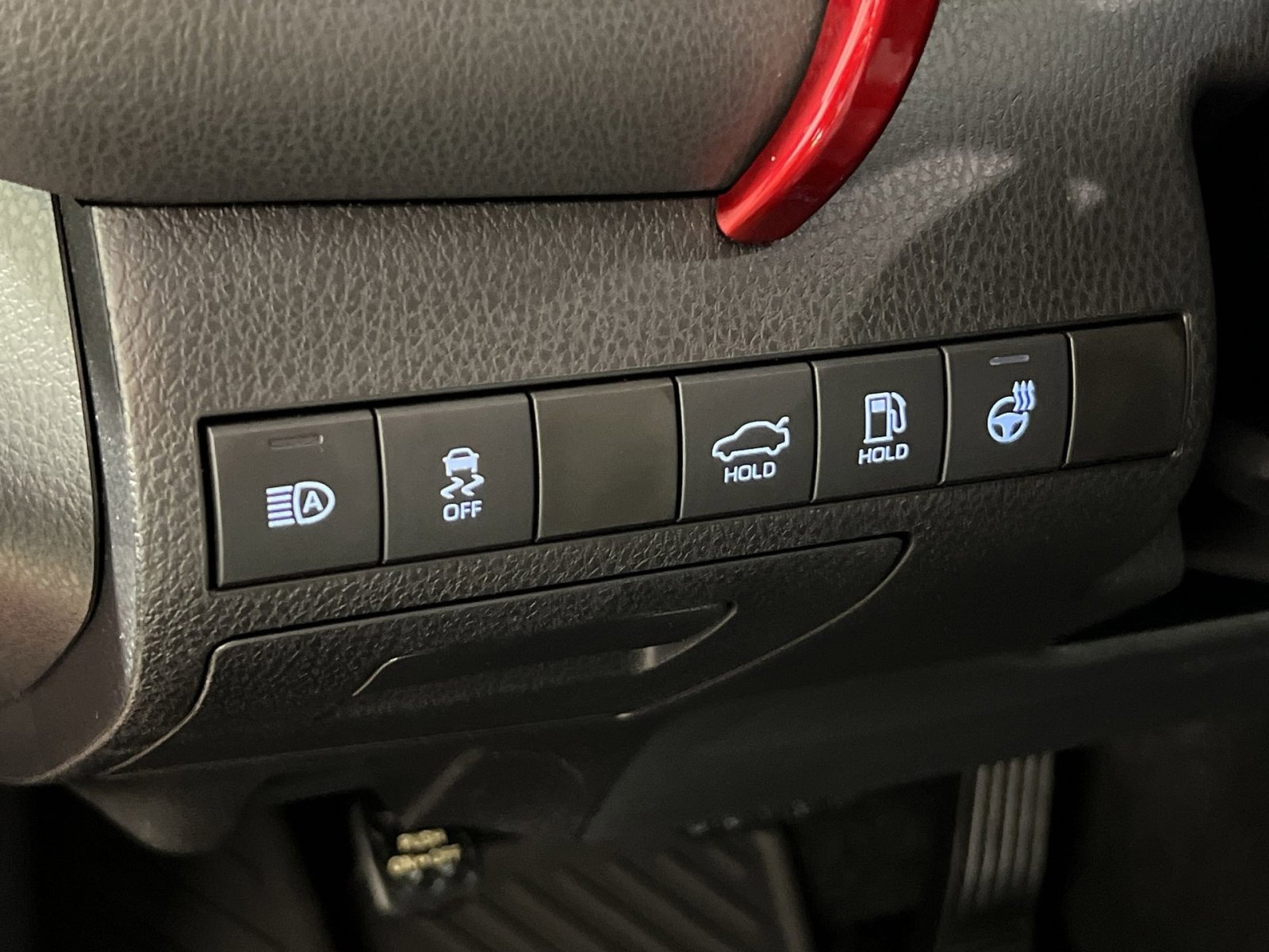 Used 2022 Toyota Camry SE w/ Cold Weather Package image 31