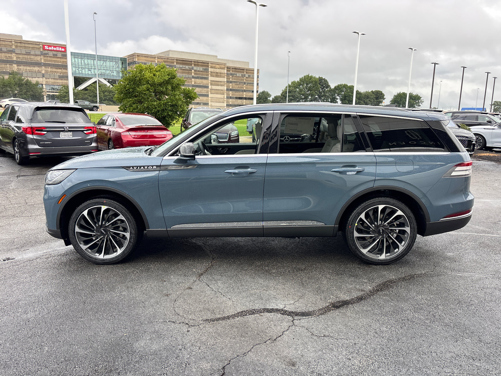 New 2026 Lincoln Aviator Reserve AWD/4WD image 4