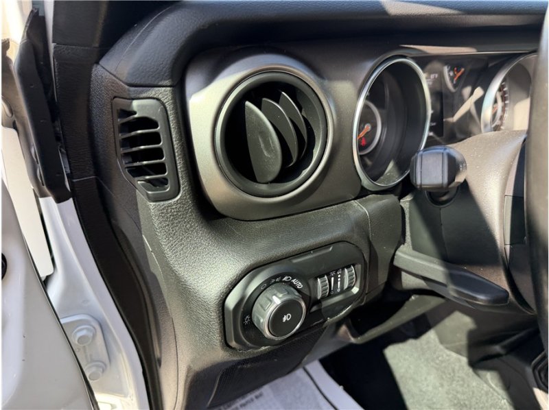 Used 2020 Jeep Wrangler Sport AWD/4WD image 30