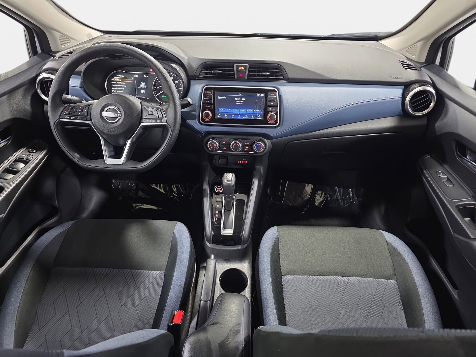 Certified 2025 Nissan Versa SV w/ Trunk Package image 9