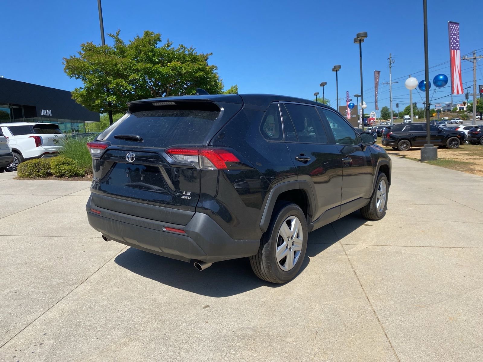 Used 2025 Toyota RAV4 LE AWD/4WD image 6
